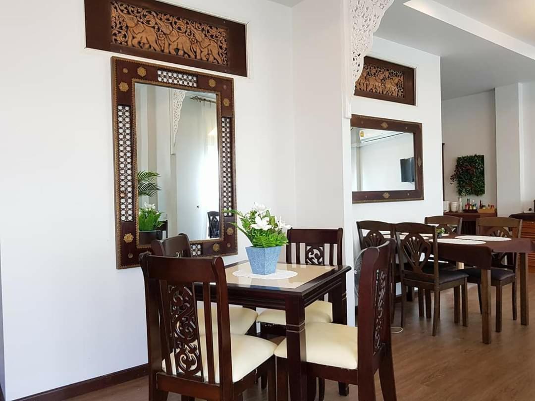 The Velvet Orchid Hotel Chiang Mai Buitenkant foto